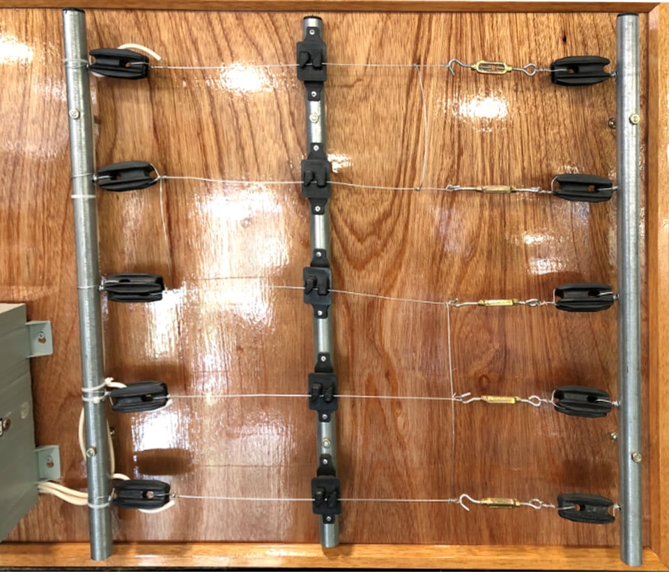 YONUSA PACK127AF -Paquete de energizador de alta frecuencia con interface/ Sirena y gabinete metálico/ Bobina de alambre 500 mts/ Bobina cable bujía/ batería y 5 letrero